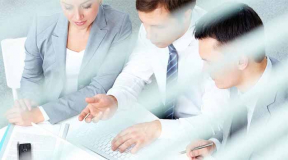 Pilot czy pasa�er? Dlaczego w negocjacjach los kontraktu cz�sto rozstrzyga si� w pierwszych 10 minutach?